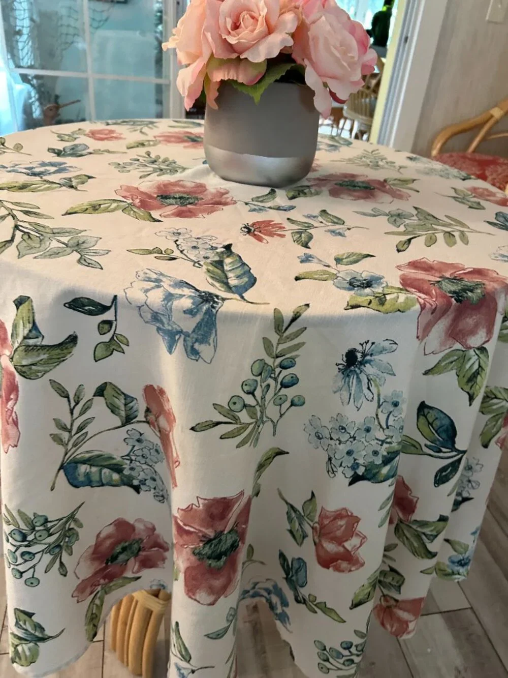 Better Homes & Gardens Floral Cotton Polyester Tablecloth 66